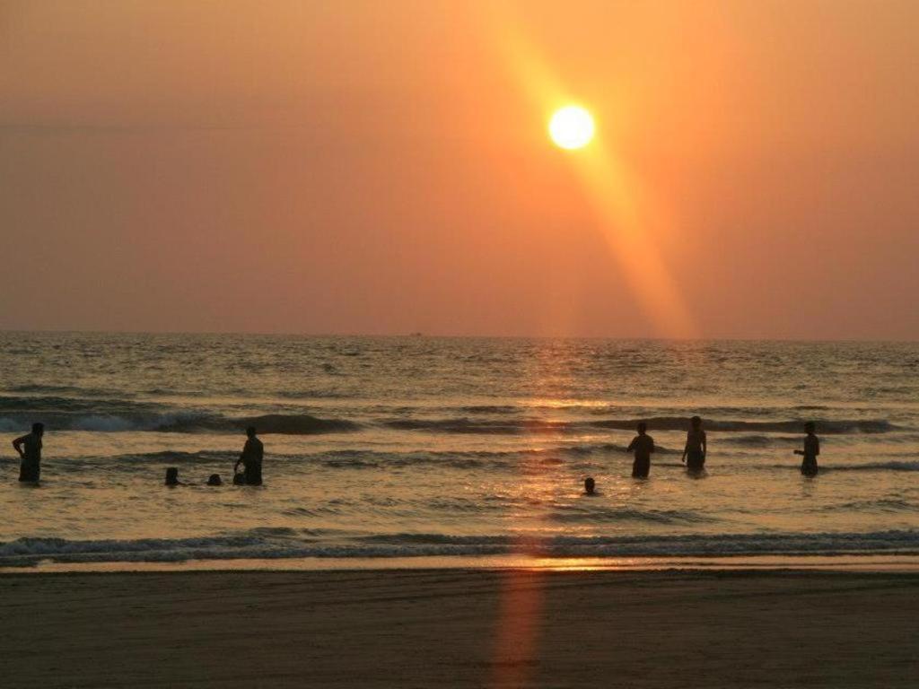 Sagarika Beach Hotel Moragalla Buitenkant foto
