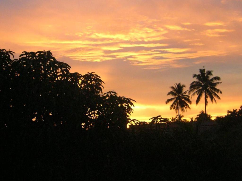 Sagarika Beach Hotel Moragalla Buitenkant foto
