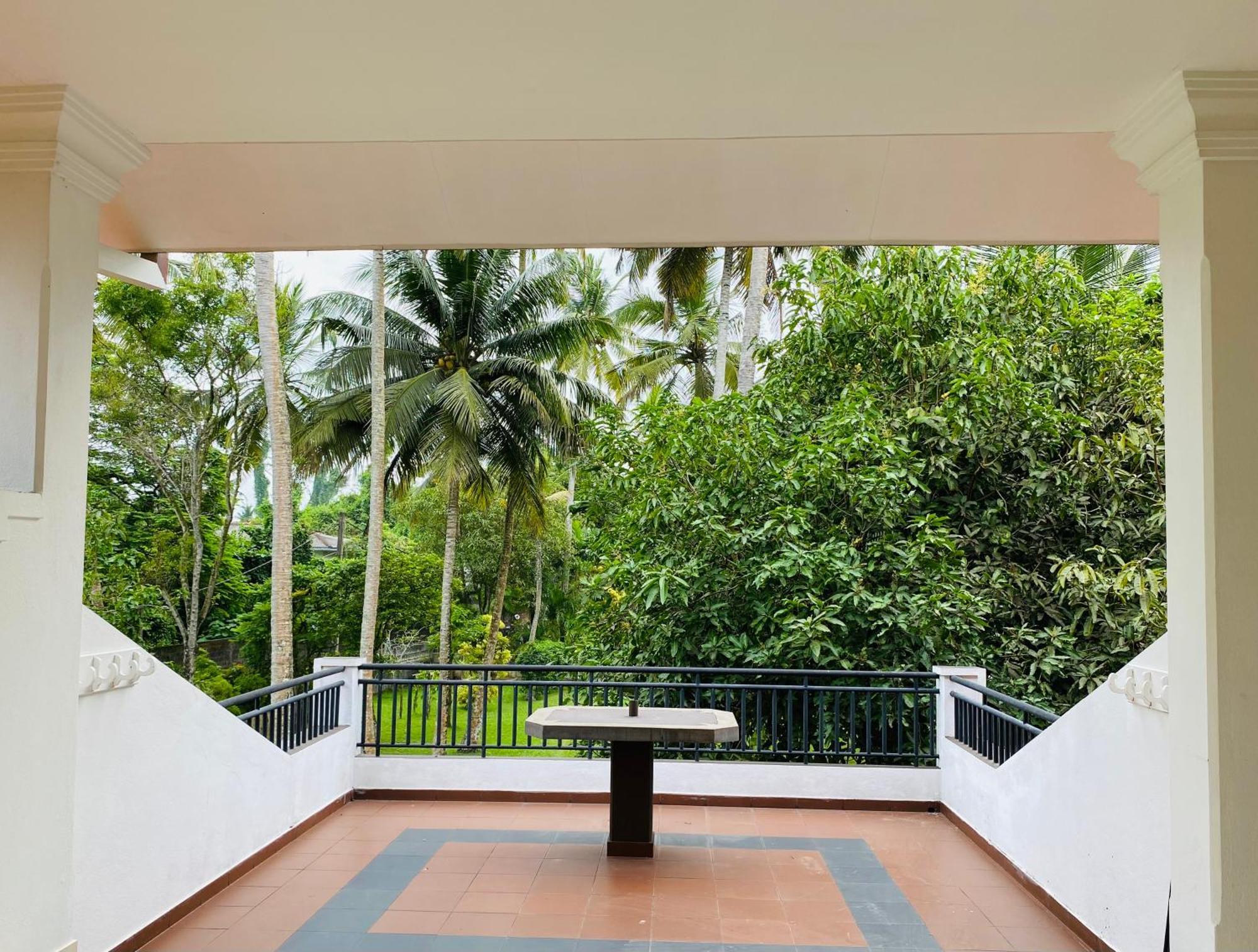 Sagarika Beach Hotel Moragalla Buitenkant foto