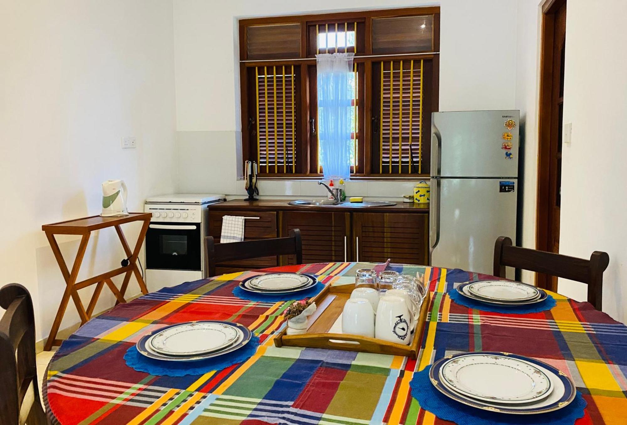 Sagarika Beach Hotel Moragalla Buitenkant foto